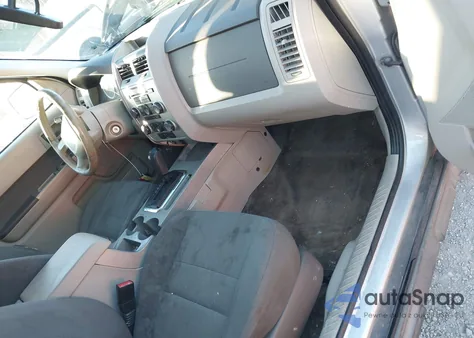 2009 Ford Escape Xlt z USA, uszkodzony, nr VIN 1FMCU93GX9KB77344